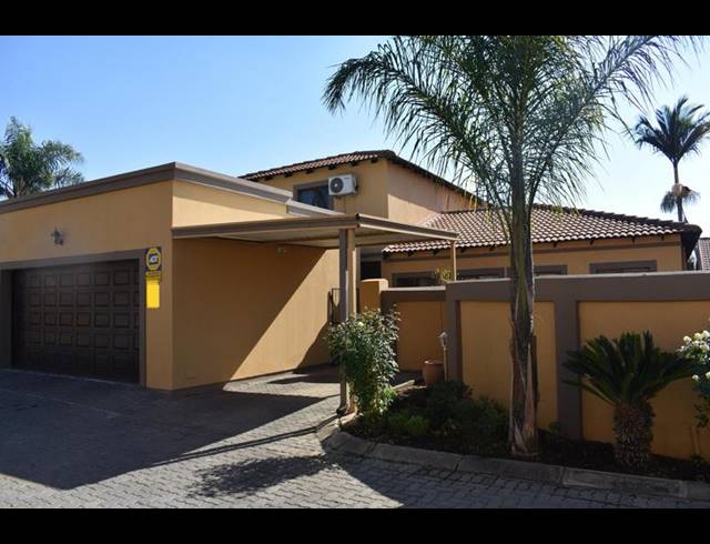 3 BEDROOM HOUSE FOR SALE IN SINOVILLE